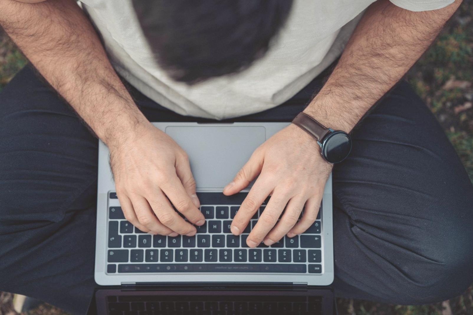 Sesión de formación práctica en análisis fundamental financiero