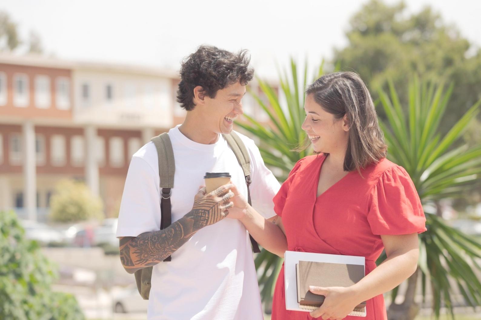 Análisis financiero en progreso mostrando metodología práctica de Interfacex Academy